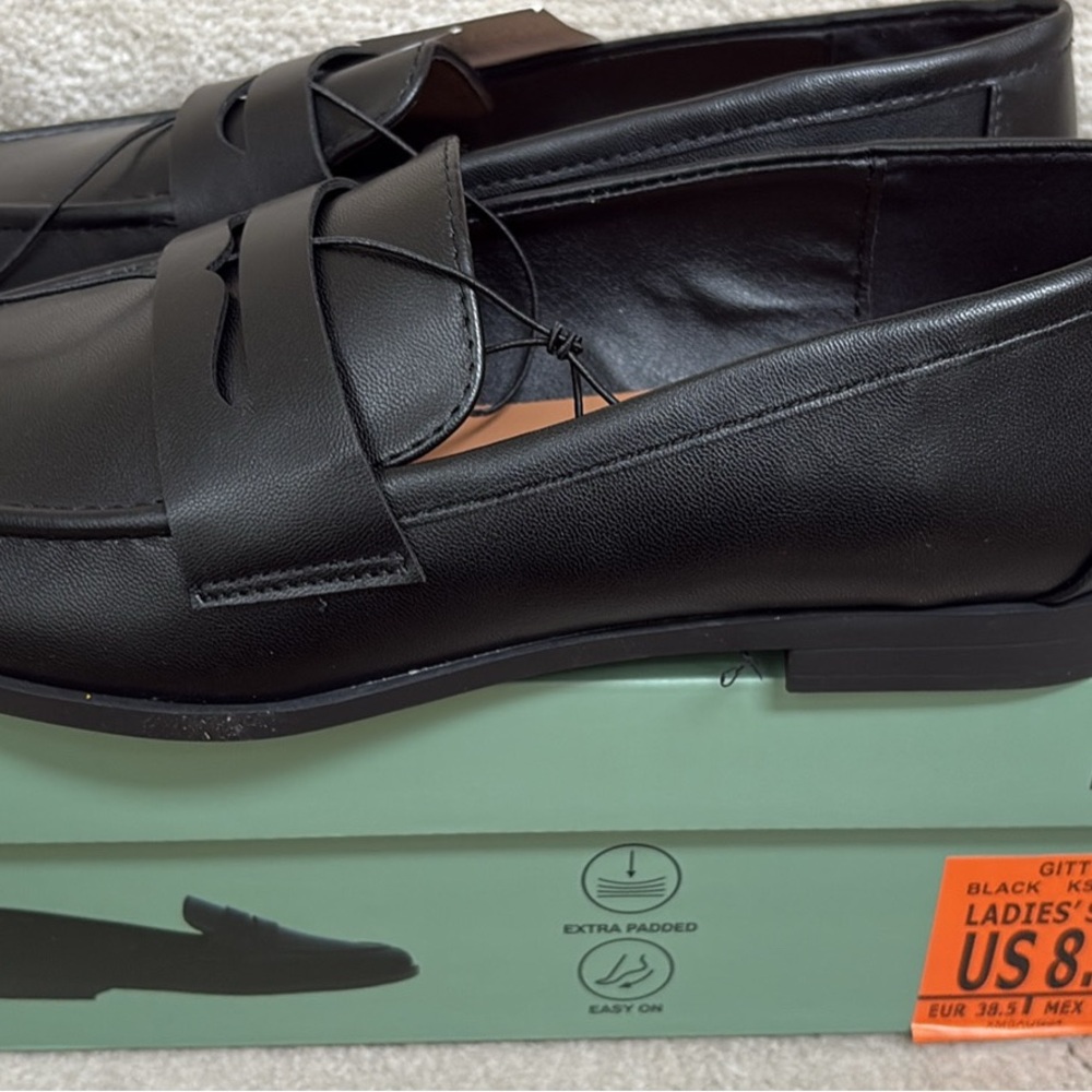 BRAND NEW W/TAGS WOMEN’S PENNY LOAFERS